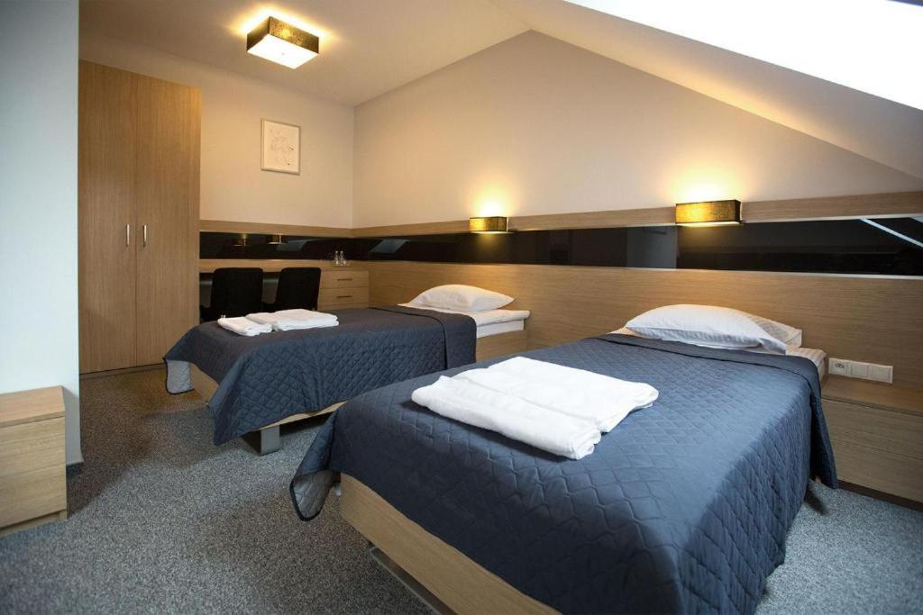 Hotel Karo Радом Экстерьер фото