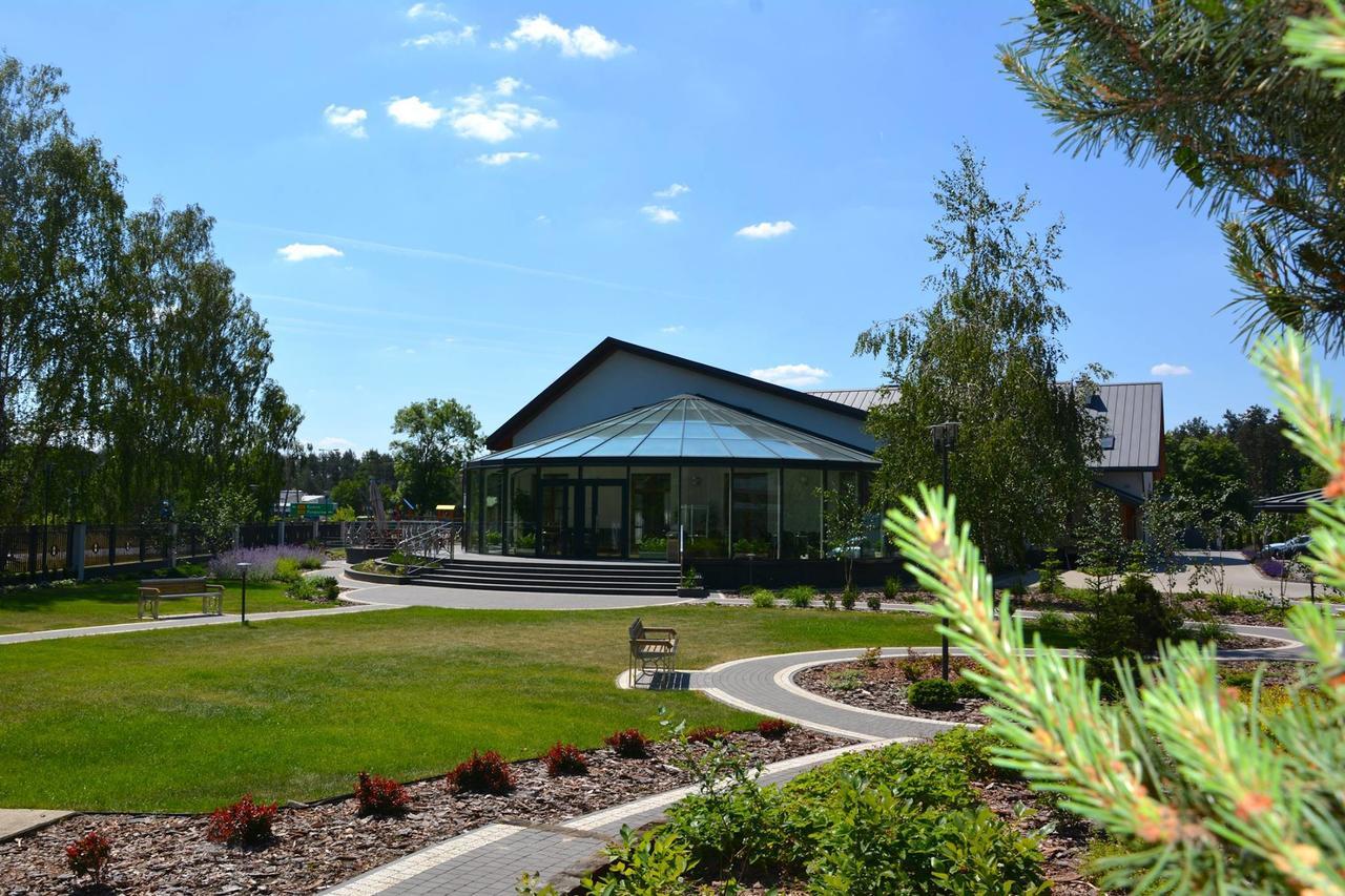 Hotel Karo Радом Экстерьер фото