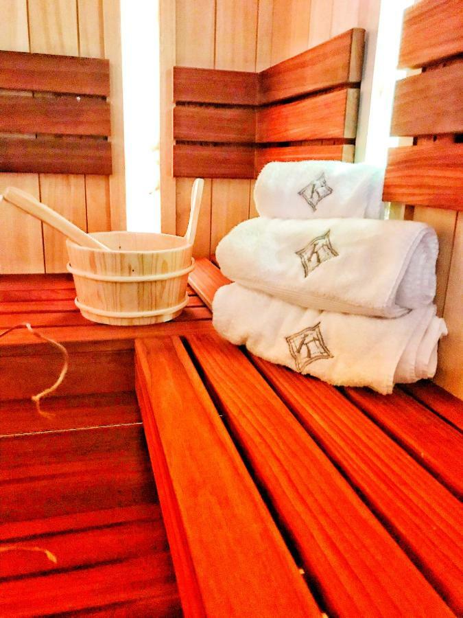 Hotel Karo Радом Экстерьер фото